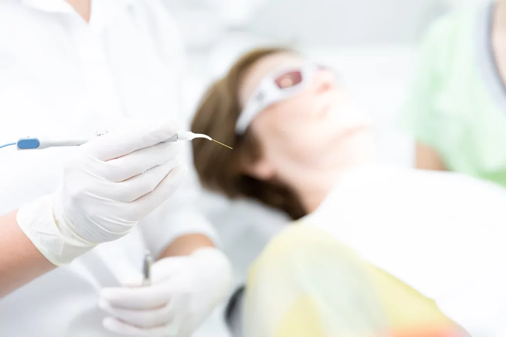 Dr. med. dent. Sandra Kirst - Dental-Laser